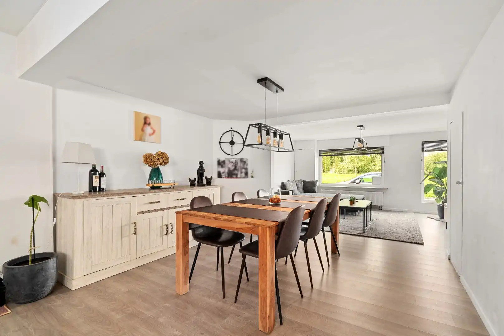 Instapklare halfopen bebouwing te Vlierzele foto {{pictureIndex}}