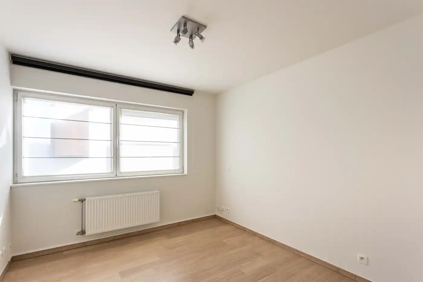 Instapklare parkwoning te huur in centrum van Zwevegem foto 18