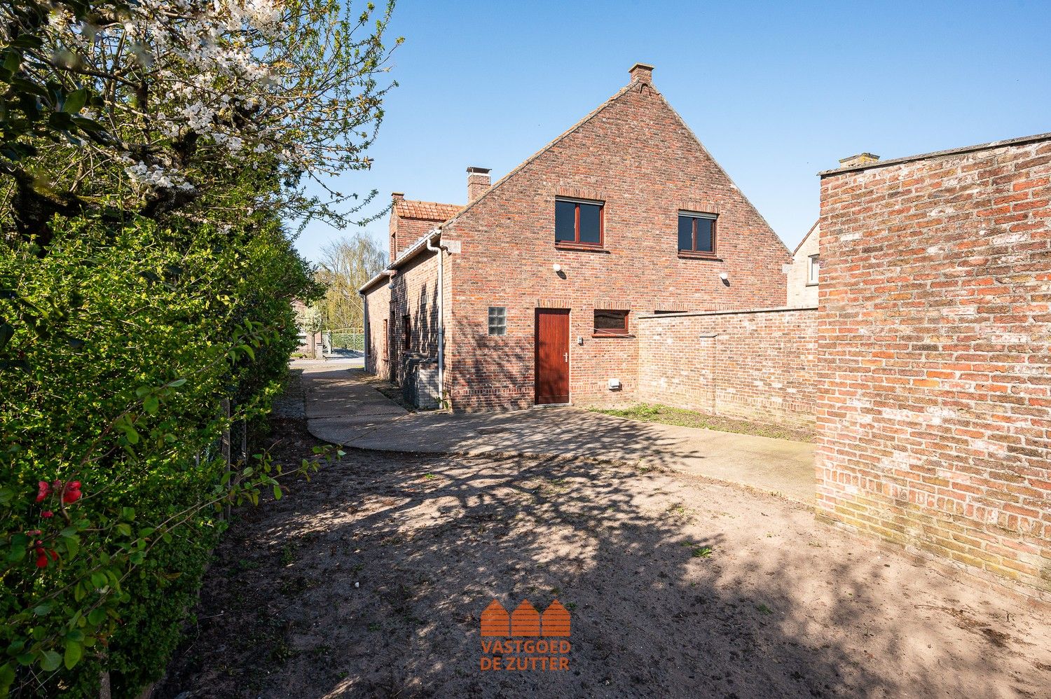 Te renoveren halfopen bebouwing in rustige doodlopende straat foto 19