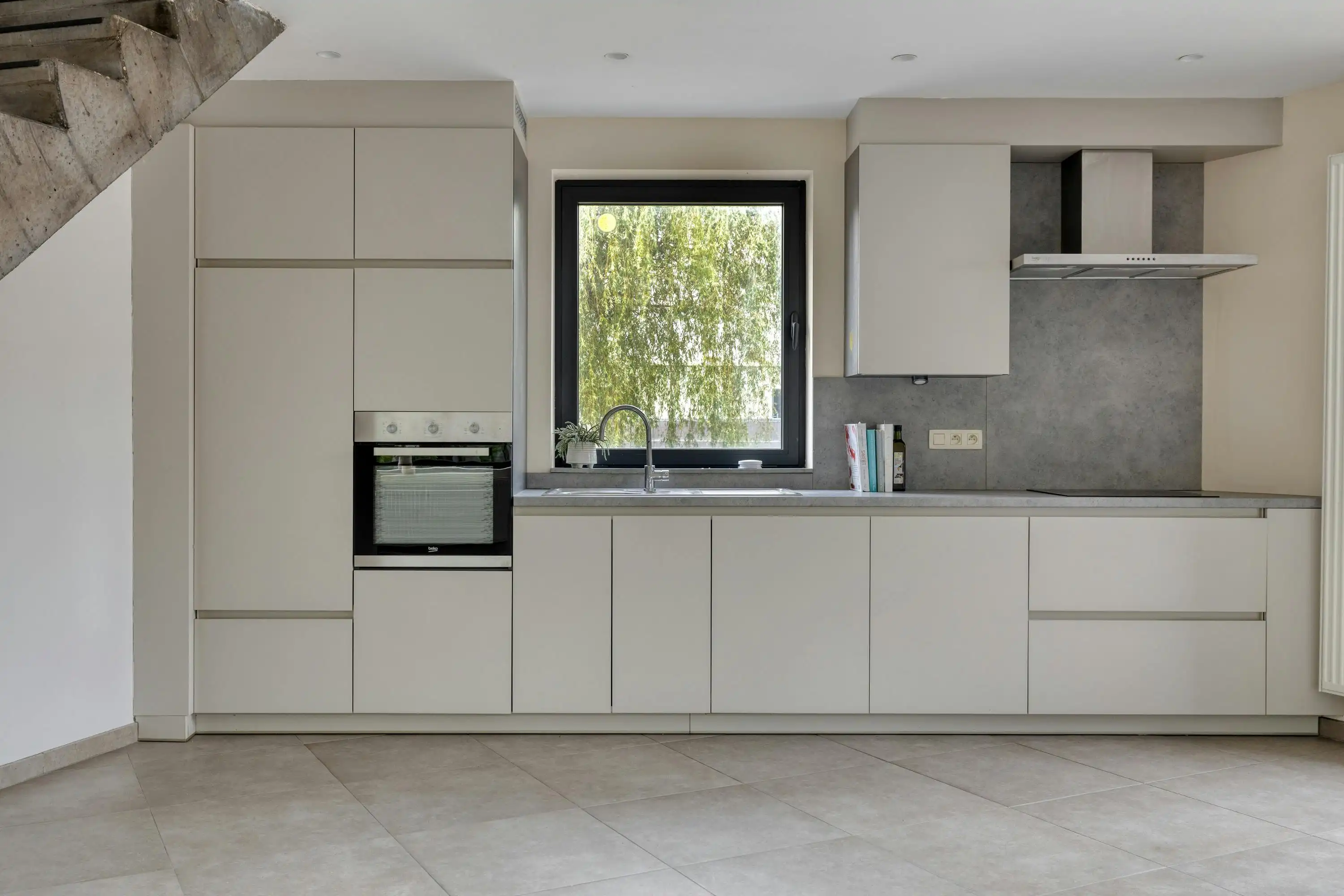 Bel-etagewoning met 2 buitenruimtes te koop in Zwijnaarde foto 2