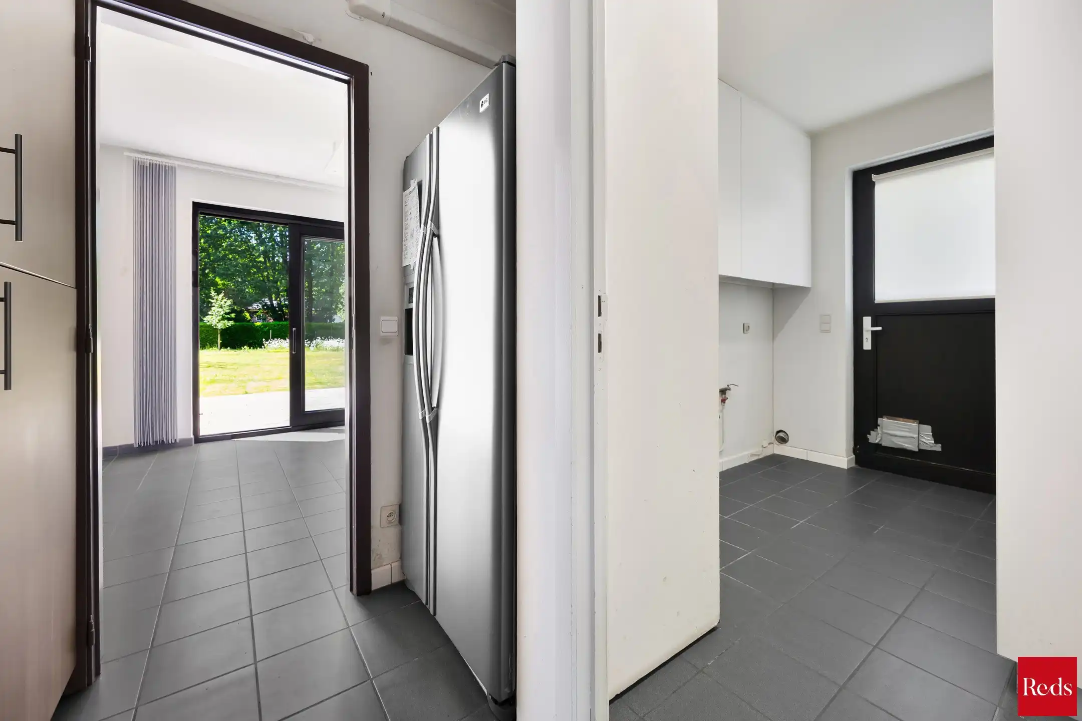 Villa met zwembad omringd door natuur en maximale privacy foto 12