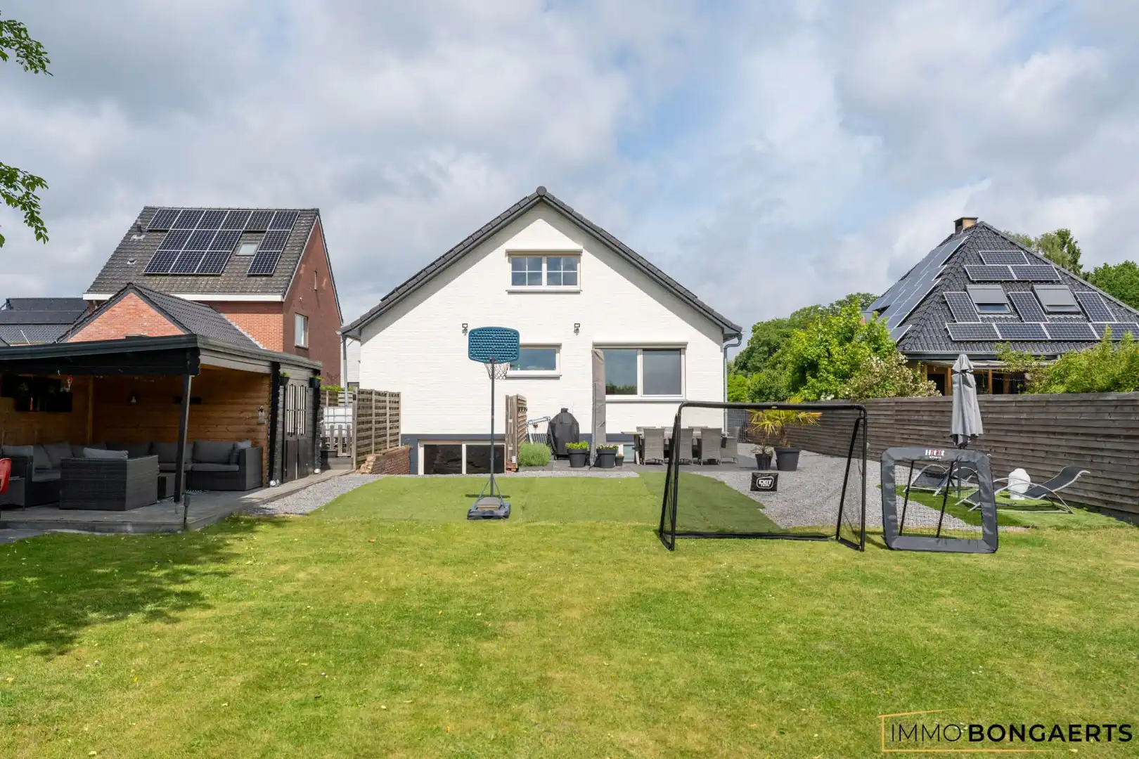 Rustig gelegen gerenoveerde gezinswoning  foto 35