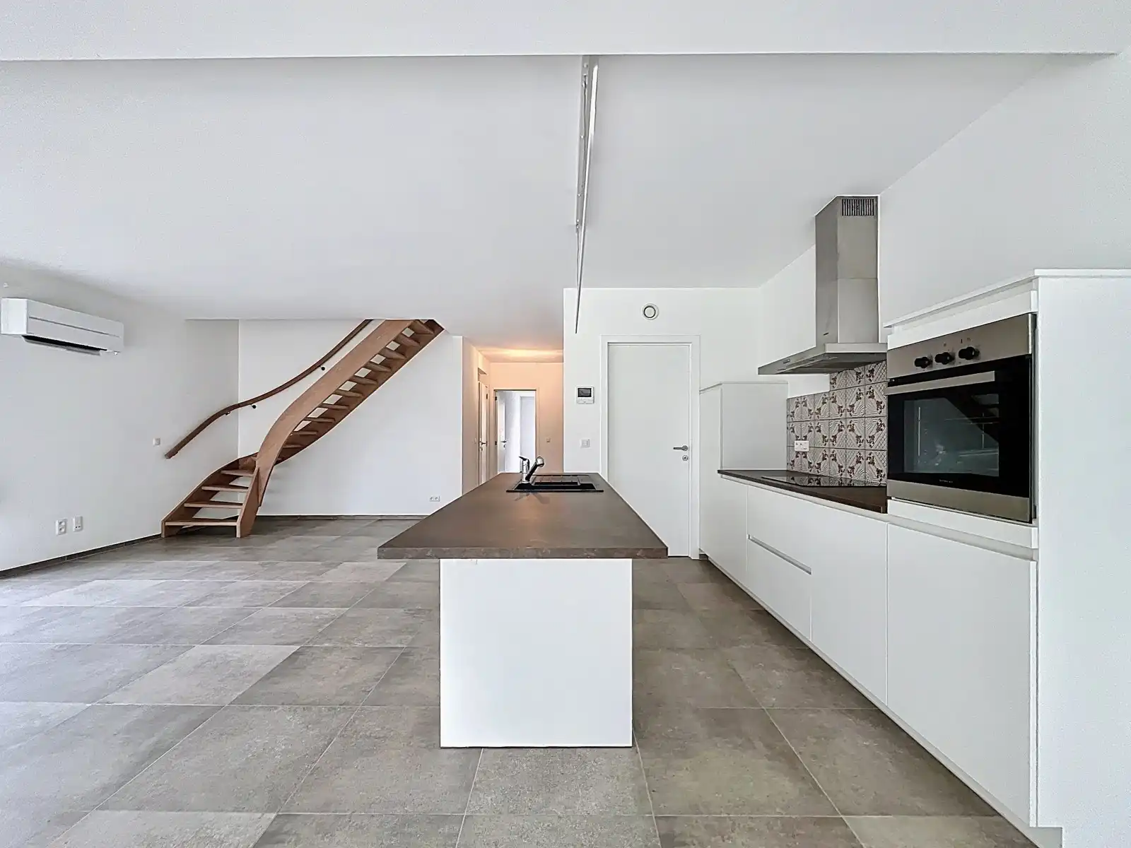 Prachtige HOB met 5 SLPK, tuin, garage en staanplaatsen! foto 6