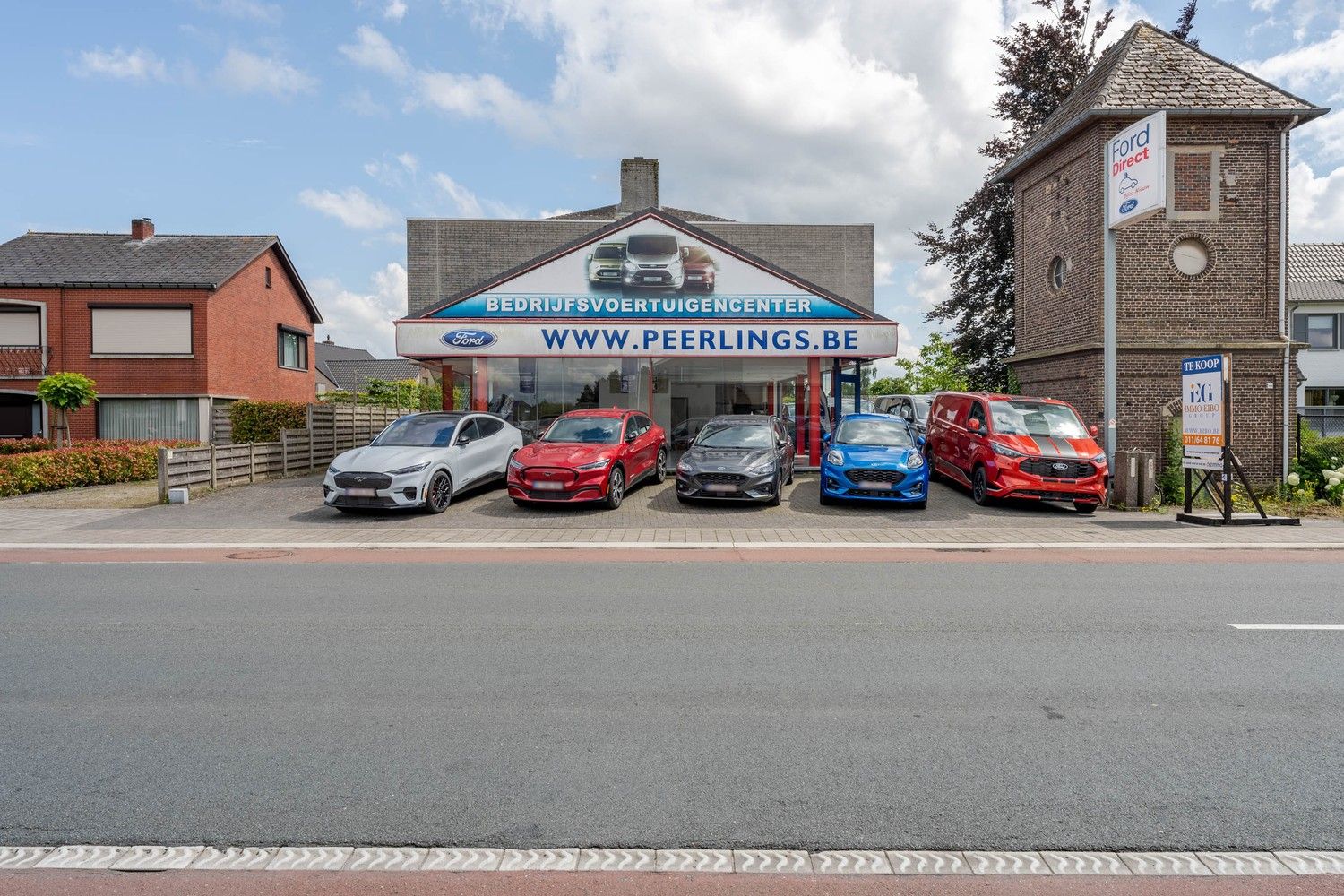 Handelspand/showroom met 2 appartementen te Pelt foto {{pictureIndex}}