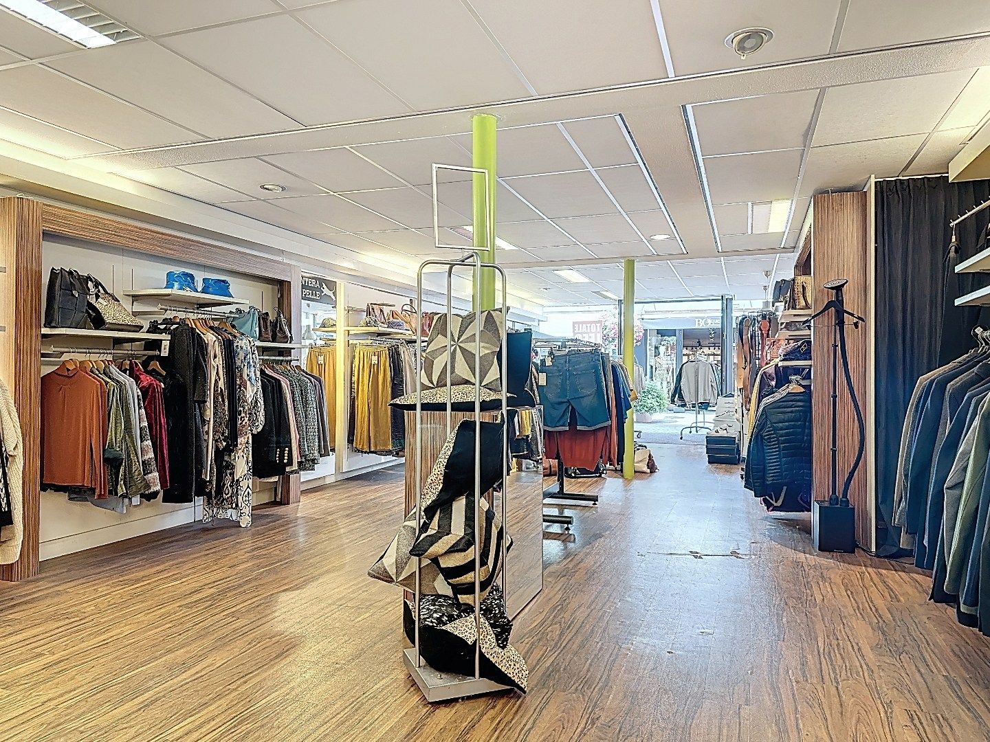 Te huur: Winkelpand met bovenwoning  foto 7