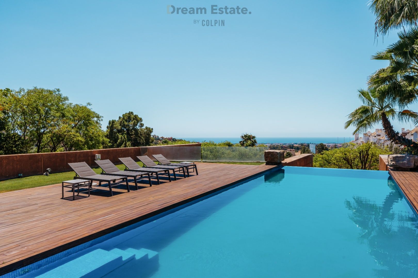 Deze uniek en ultramoderne villa is gelegen te La Reserva De Alcuzcuz, Benahavis. foto 6