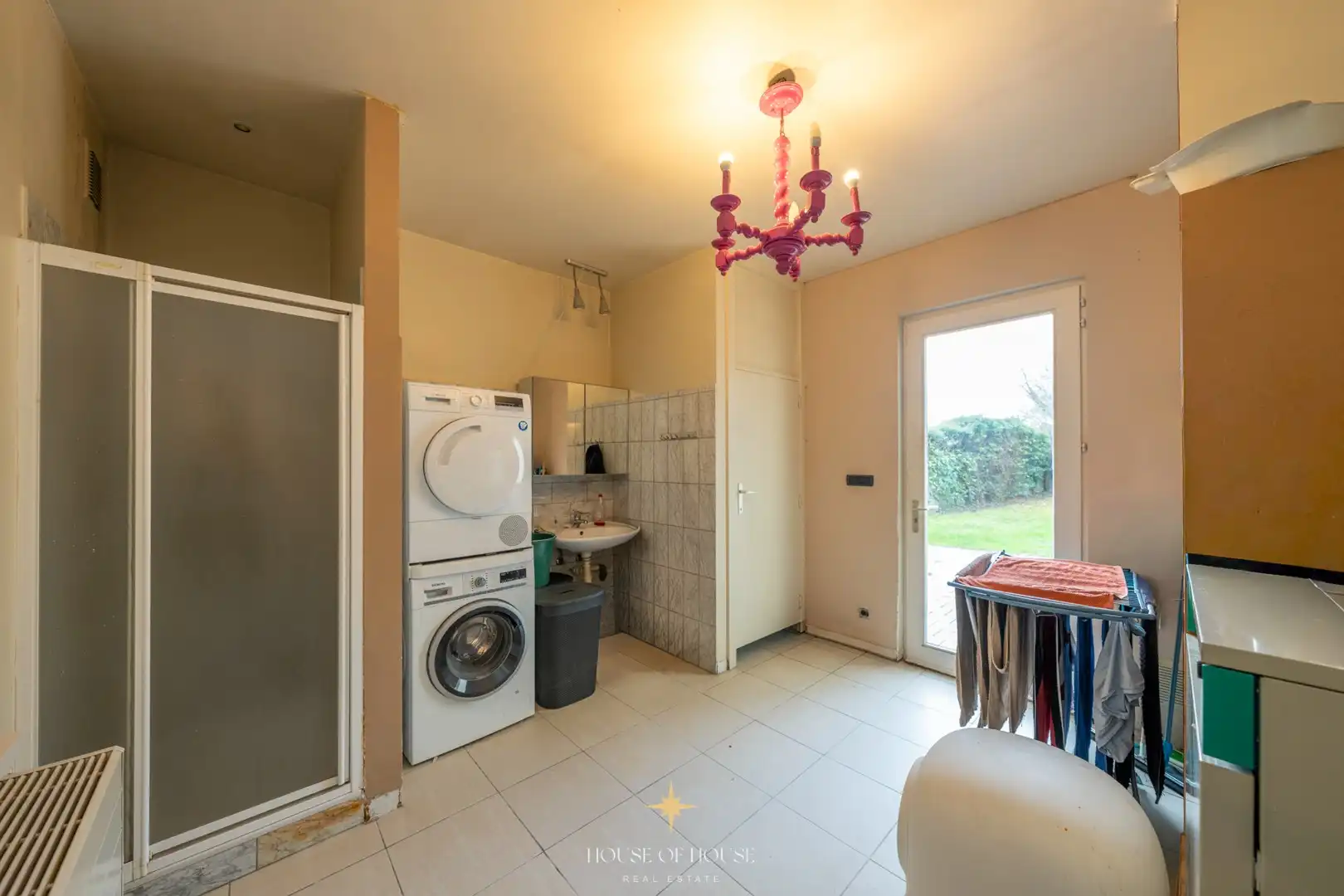 Exceptionele eigendom: Oude Gemeenteschool met directeurswoning , 3 appartementen en studio – zonder renovatieverplichting & mogelijkheid vakantieverhuur foto 11