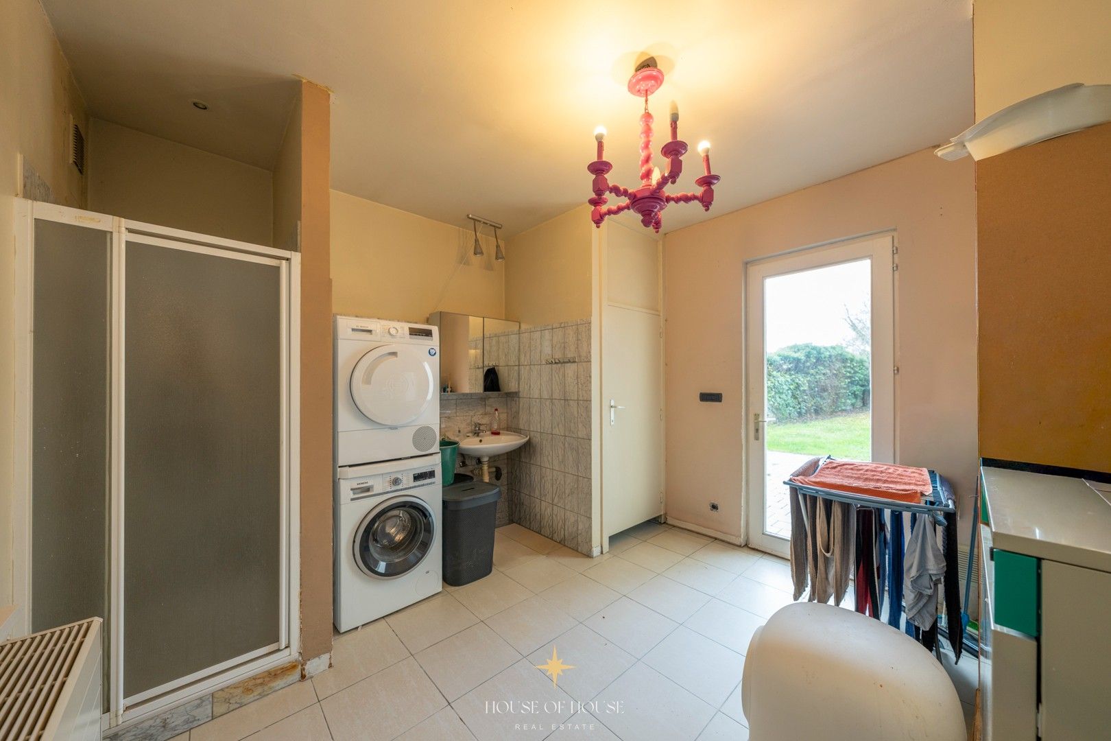 Exceptionele eigendom: Oude Gemeenteschool met directeurswoning, 3 appartementen en studio – zonder renovatieverplichting foto 11