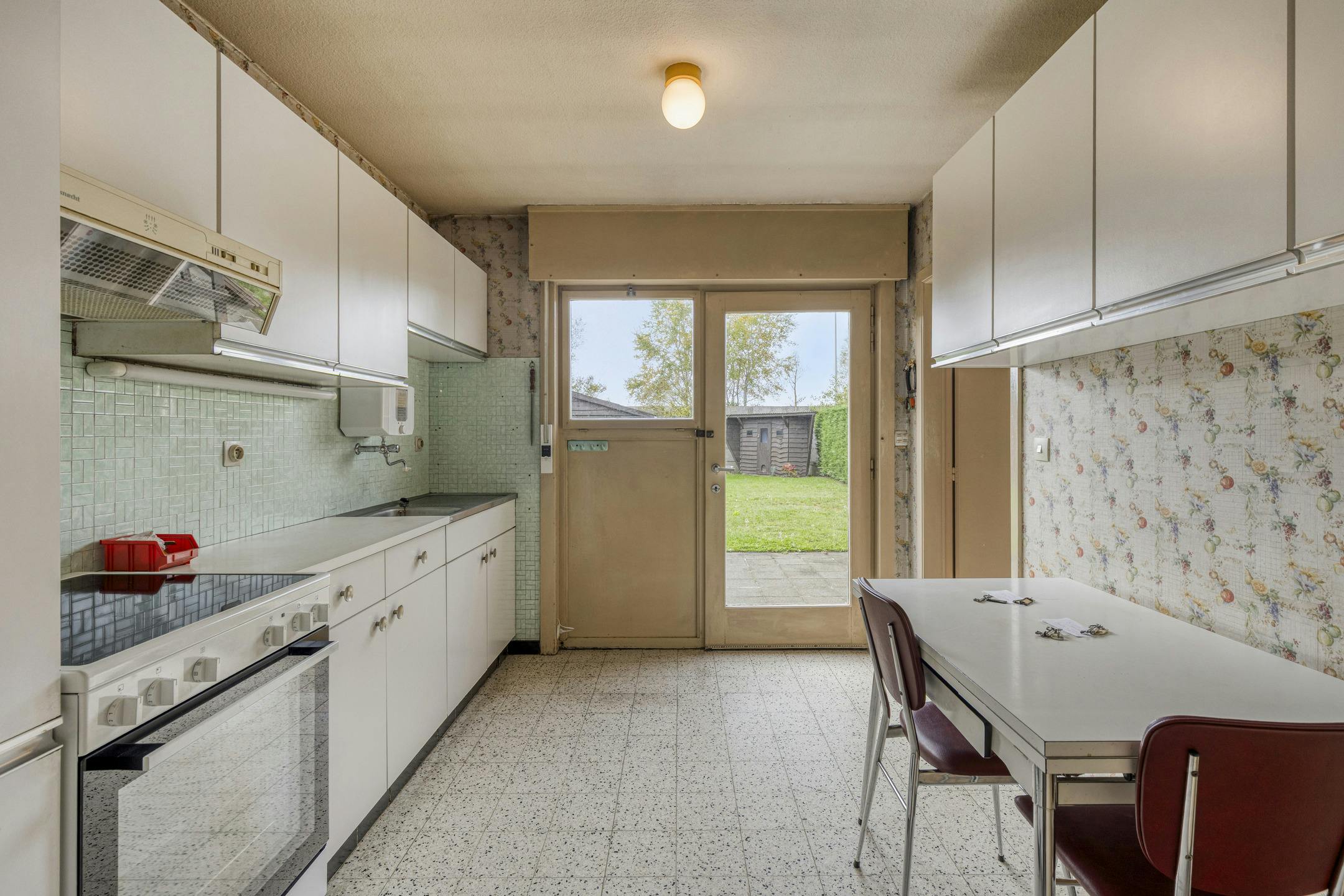 Woning met 4 slaapkamers, tuin en garage te Veurne op 521m². foto 4