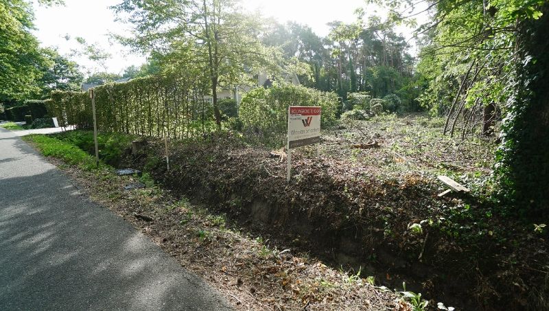 Residentieel gelegen bouwgrond van 31a10ca voor open bebouwing met private toegangsweg nabij golf- en meerdomein foto 4