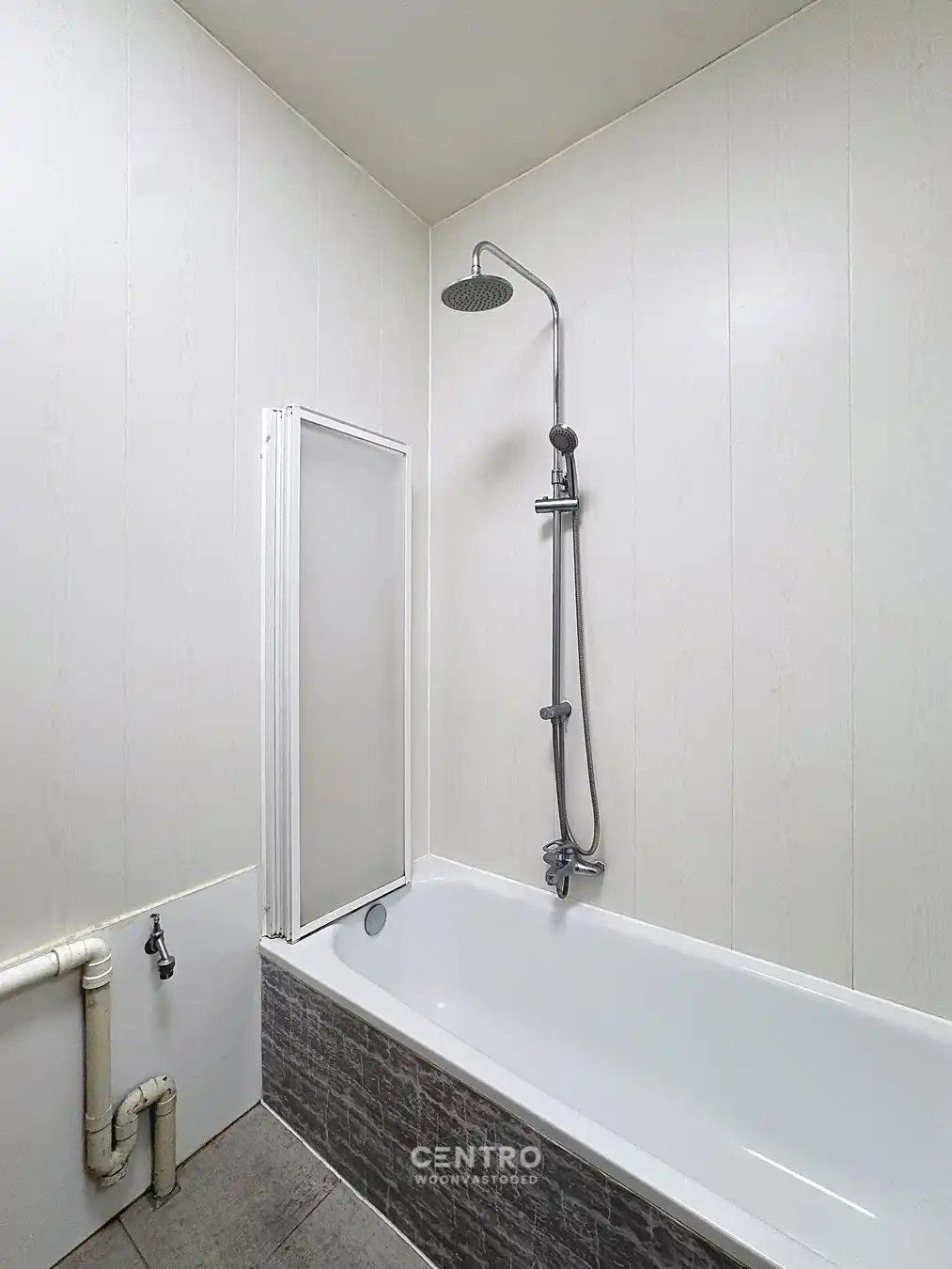 Interessant appartement met 2 RUIME slpks op LEUKE ligging! foto 10