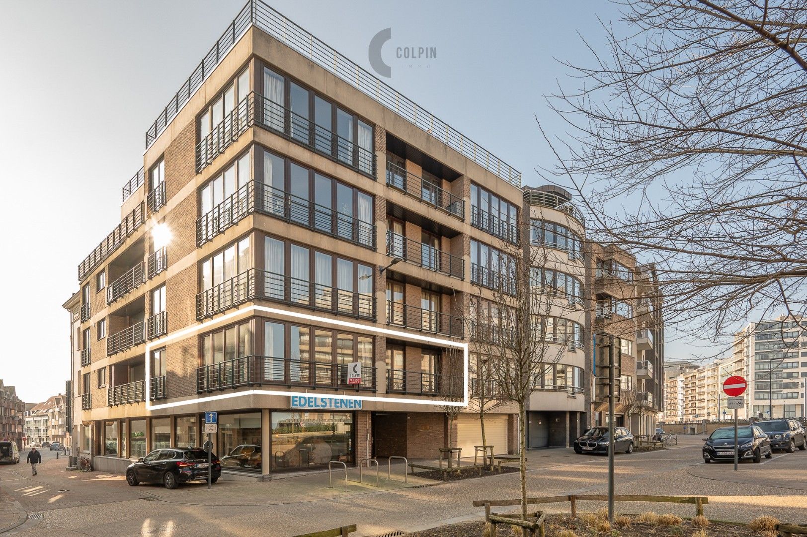 Hoofdfoto van de publicatie: Ruim op te frissen hoekappartement vlakbij de zeedijk