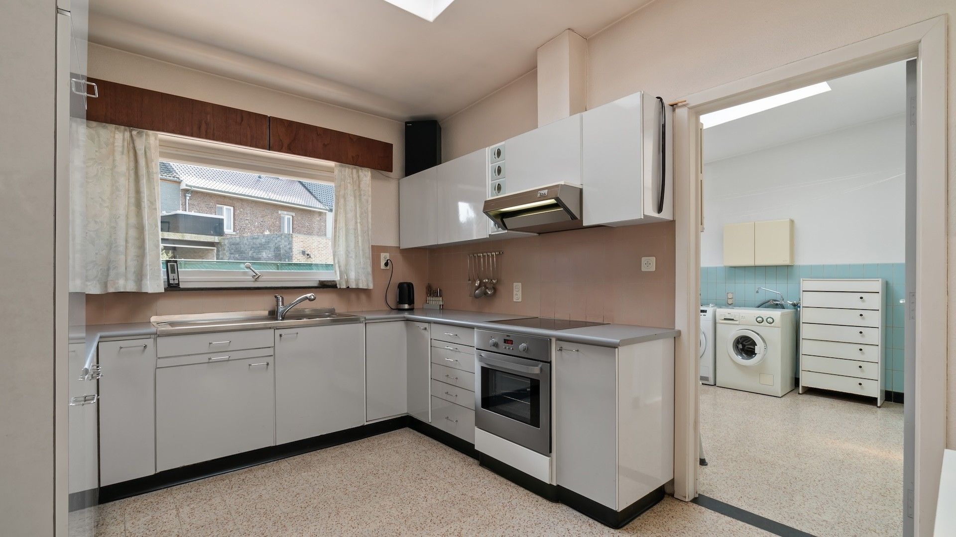 Te renoveren half-open woning met 3 slpks op een perceel van 20a 75ca vlakbij de Nederlandse grens foto 11