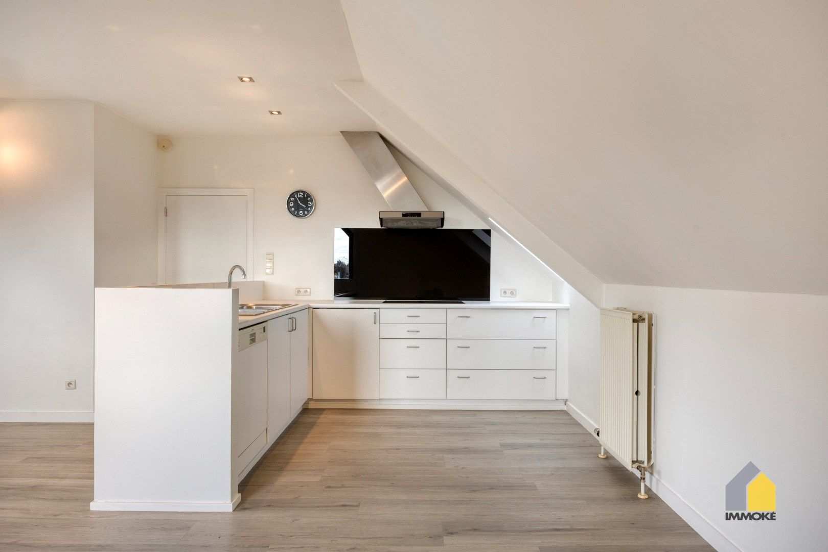 Modern appartement met 2 slpks en parking. foto 4