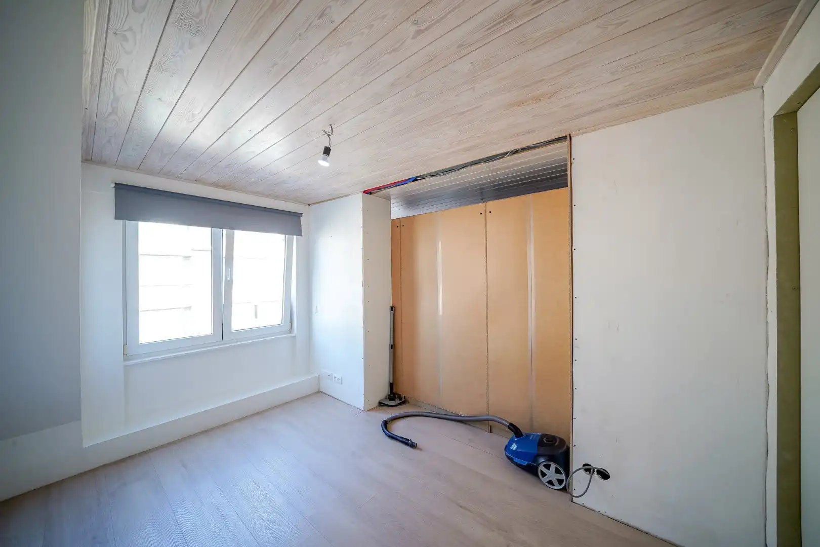 Ruime eengezinswoning in centrum Oudenburg met handelsruimte op gelijkvloers. foto 16