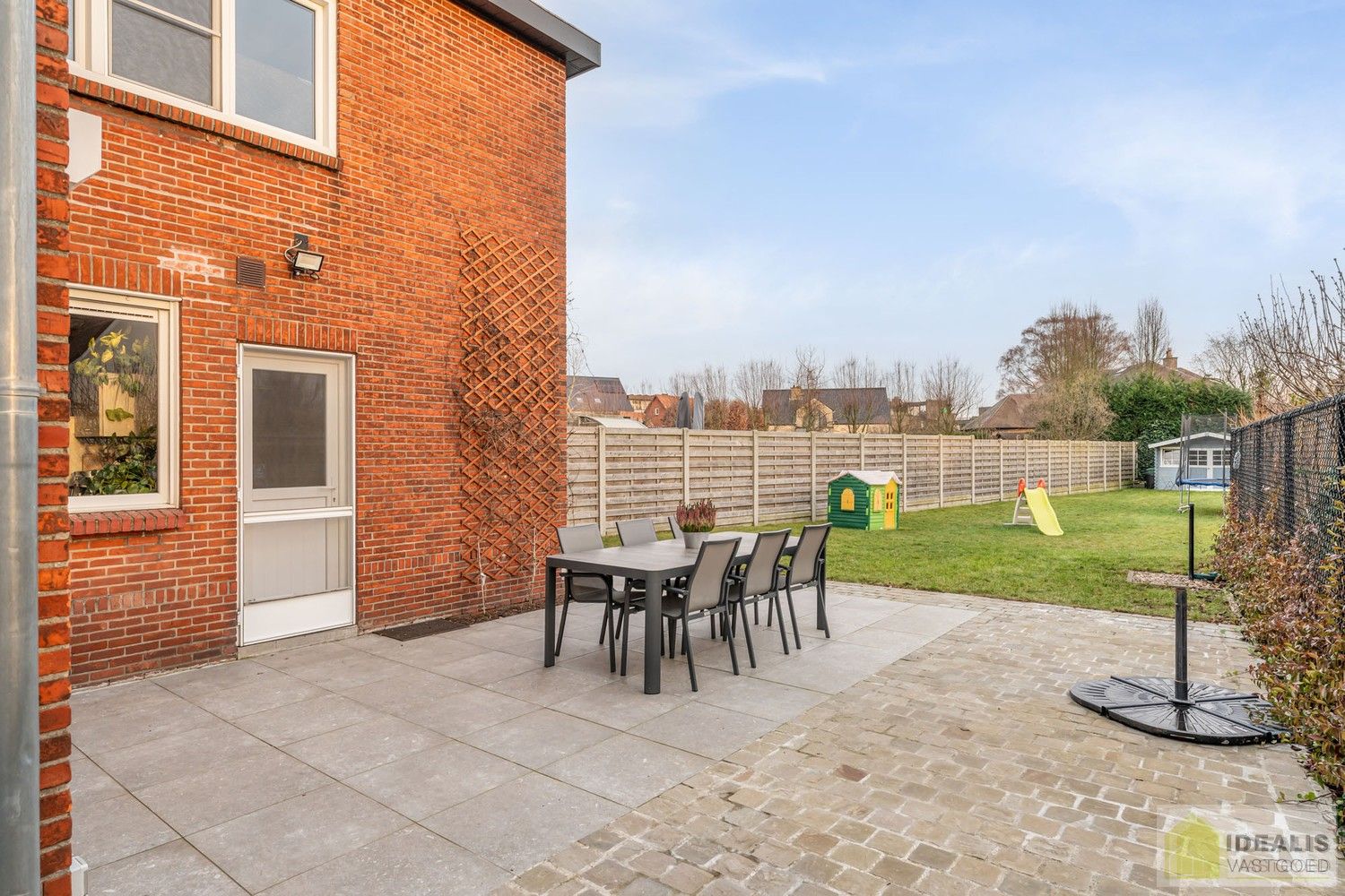 IDEALIS VASTGOED – Instapklare eengezinswoning met een lichtrijke leefruimte, 3 ruime slaapkamers (mogelijks 4), 2 badkamers op een fijn zuid-oost georiënteerd perceel! Deze woning bevindt zich op een perceel van 5a 19ca in een rustige en gezinsvriendelijke woonstraat! foto 35