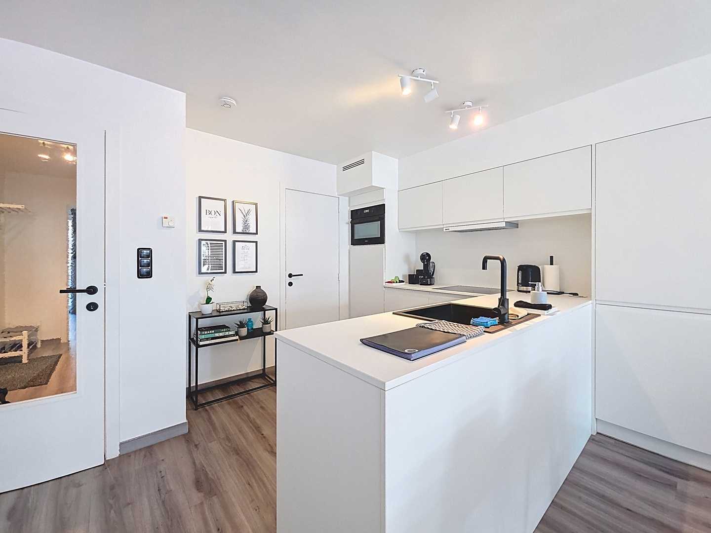Instapklaar appartement type doorloper met 2 terrassen te Nieuwpoort-Bad. foto 4