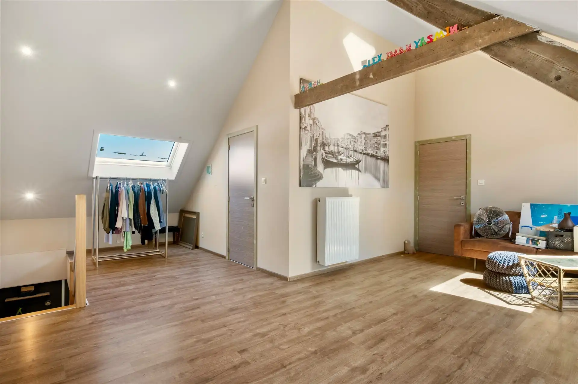 Ruime woning met multifunctioneel bijgebouw en grote tuin foto 21