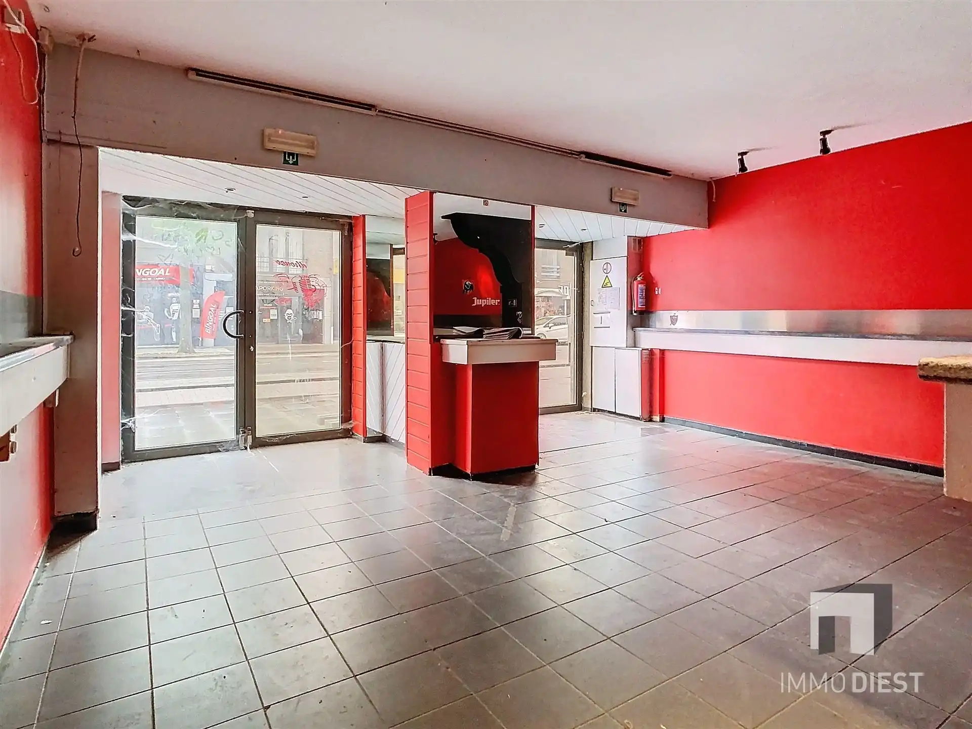 Handelspand 180m2 gelijkvloers op 3,47are met achterliggende tuin foto 6