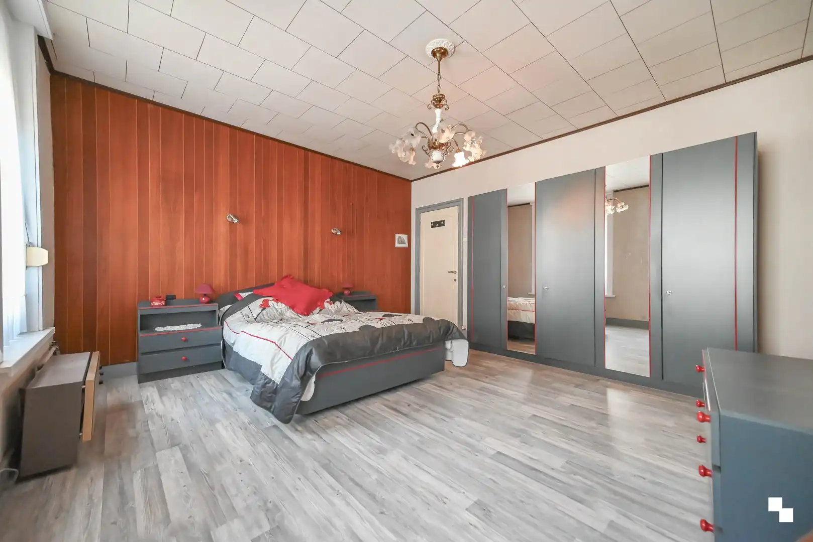 Centraal gelegen ééngezinswoning met vier slaapkamers te Izegem foto 13