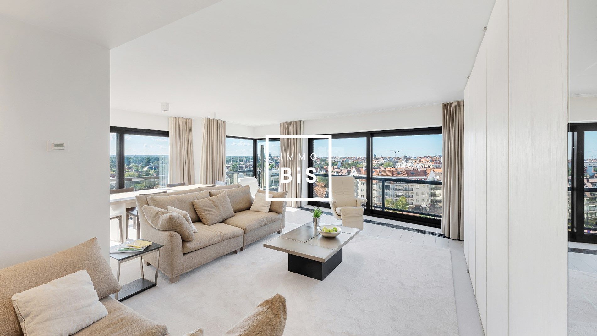 Hoofdfoto van de publicatie: Exclusief hoek-appartement op toplocatie met perfecte oriëntatie op het Albertplein.