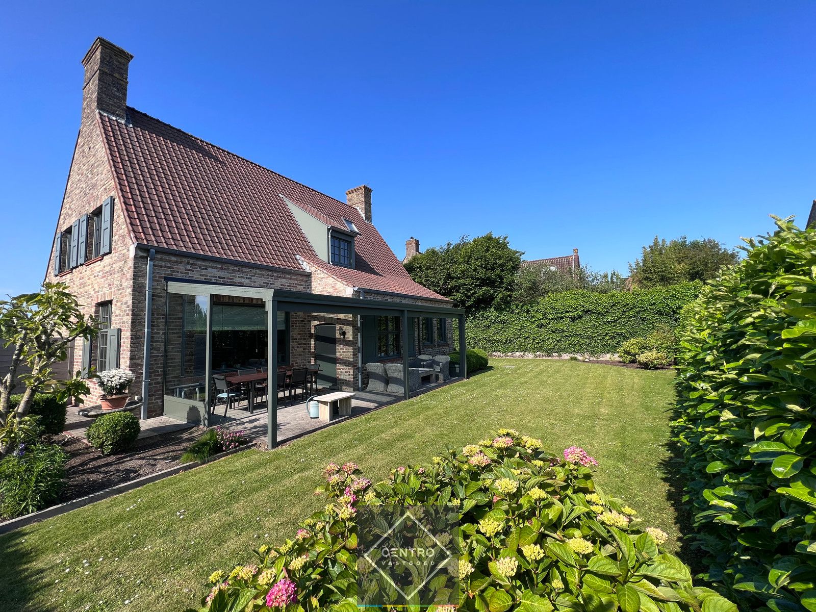 Leuke villa met 4 slpks, garage, ZUIdger. tuin en een prachtig UITZICHT! foto 12