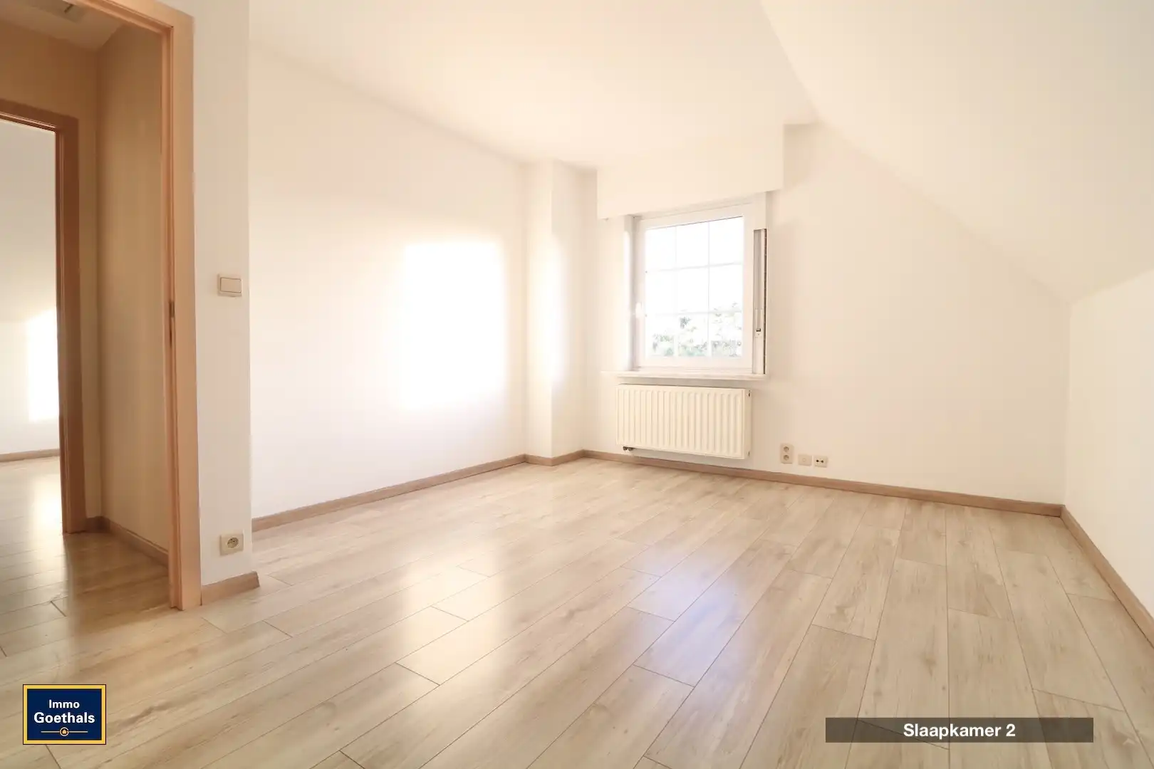 Goed onderhouden woning met tuin, terras en garage. foto 24