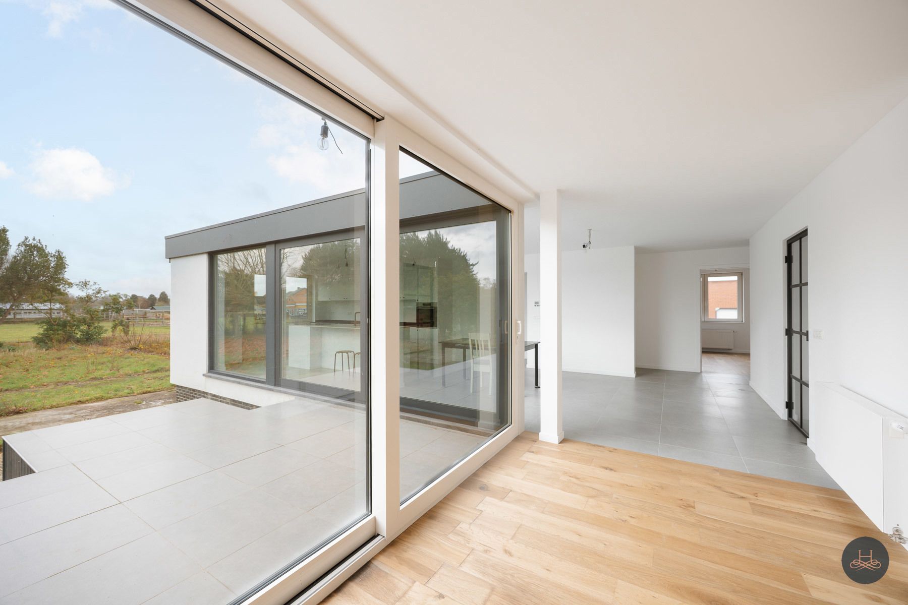 Vernieuwbouwvilla met praktijkruimte in rustige buurt foto 6