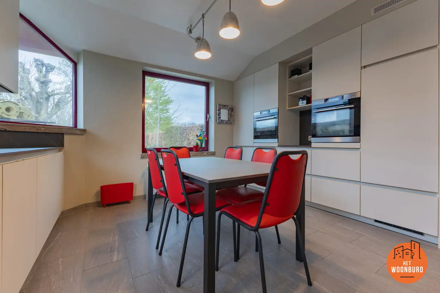 Ruime woning: 5 slpks, garage en grote tuin op toplocatie foto 12
