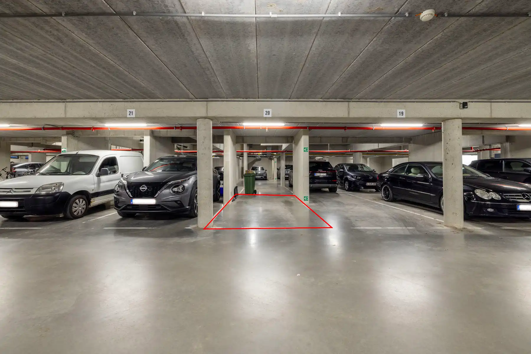 Ruim appartement met 2 slpks, terras van 71m2 en 2 staanplaatsen foto 19