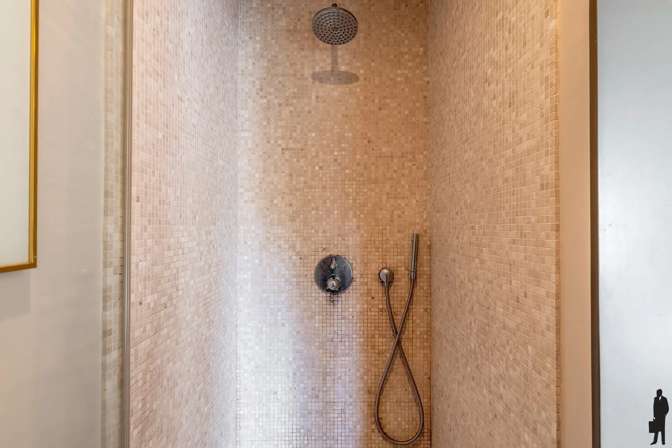 Penthouse op centrale locatie en terras met veel privacy foto 28