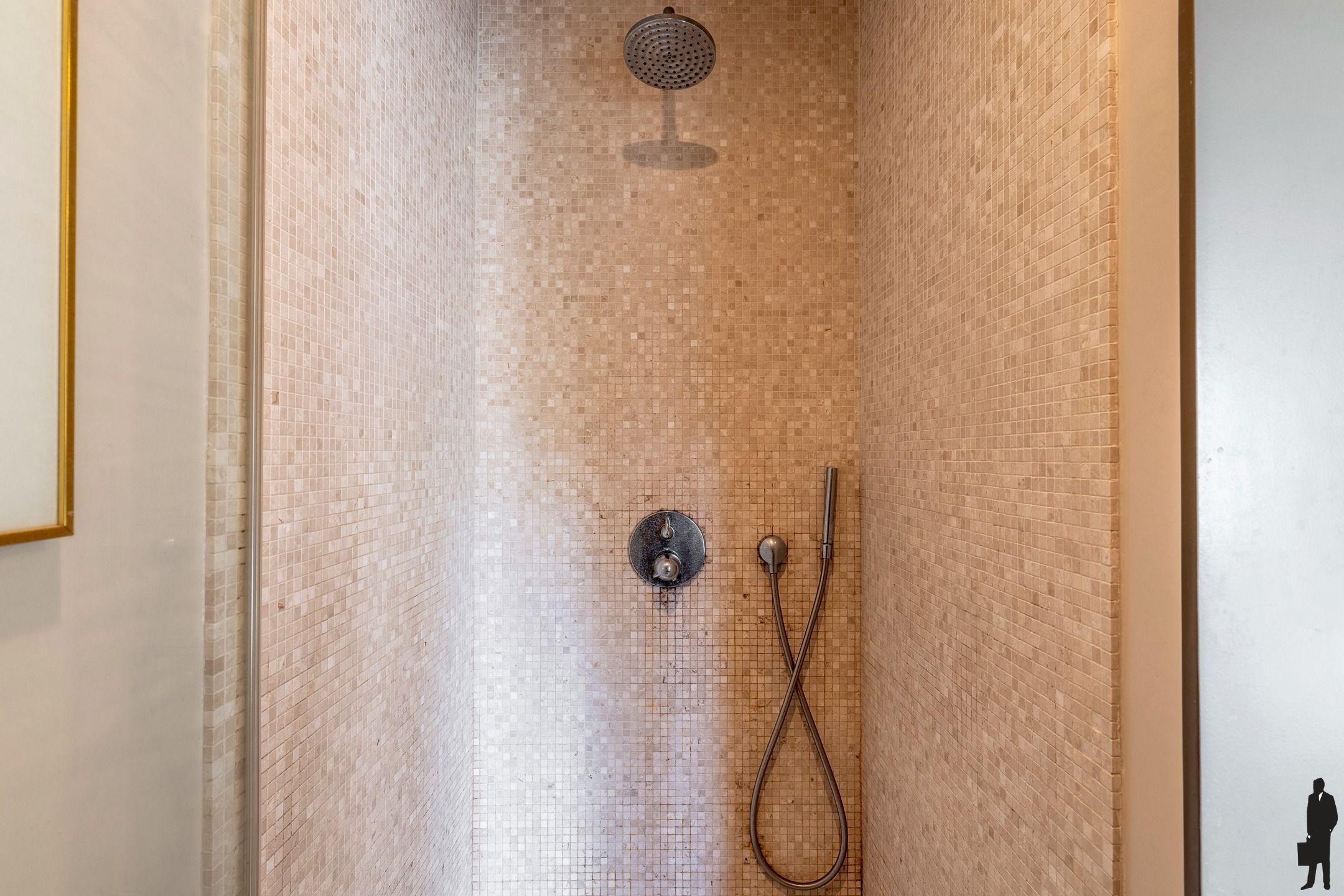 Penthouse op centrale locatie en terras met veel privacy foto 28