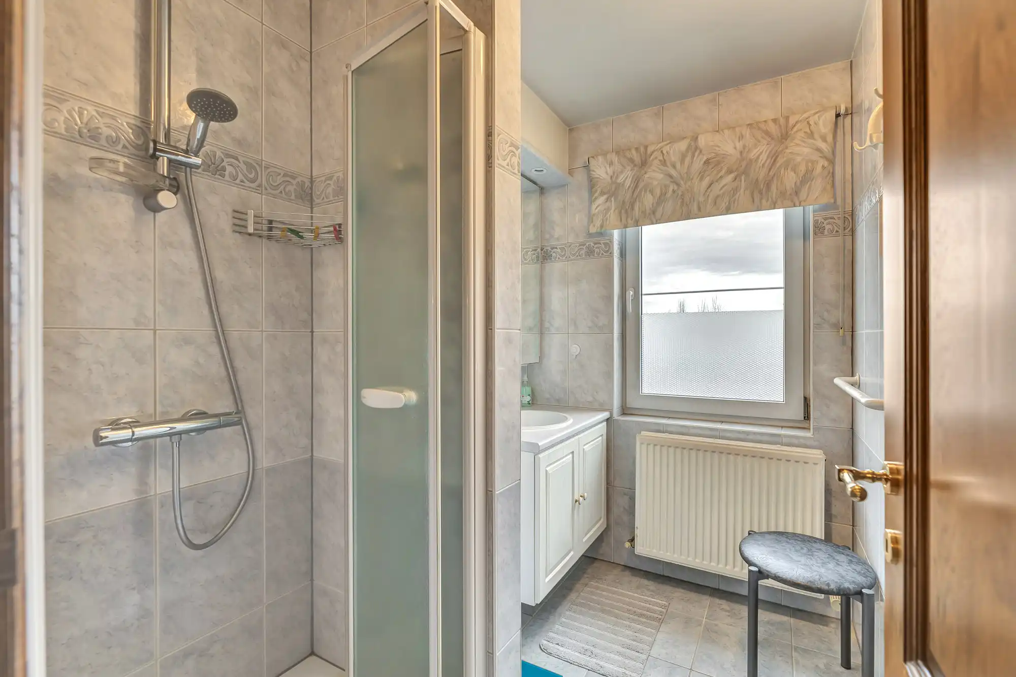 Instapklaar appartement met ruime garage foto 9