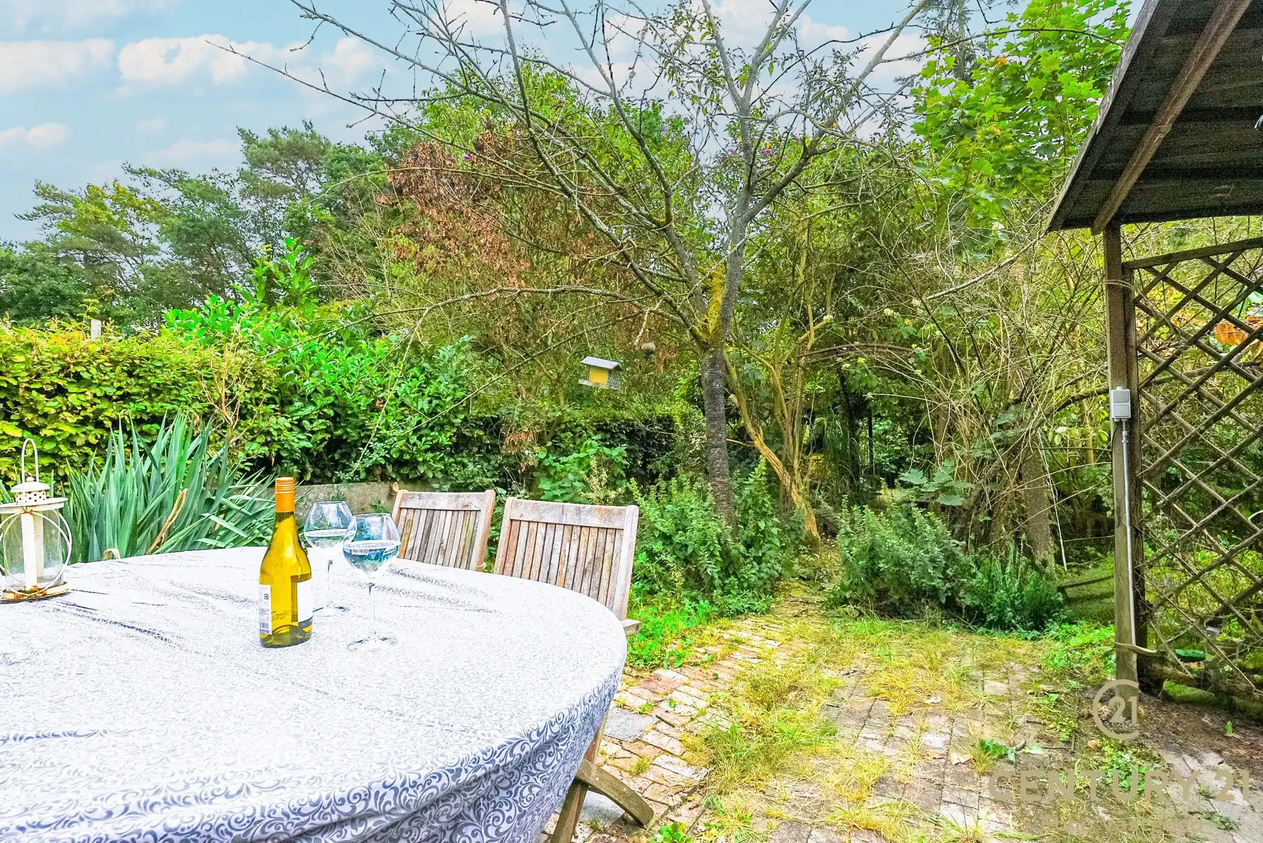 Karaktervolle woning op een idyllische, groene locatie foto 14