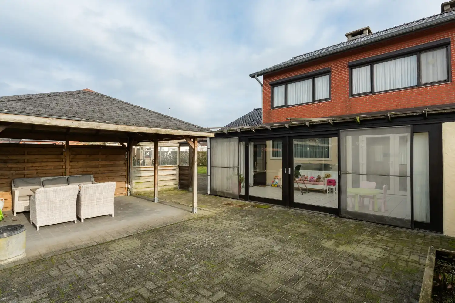 Instapklare  gezinswoning op ruim hoekperceel van 784 m² foto 44