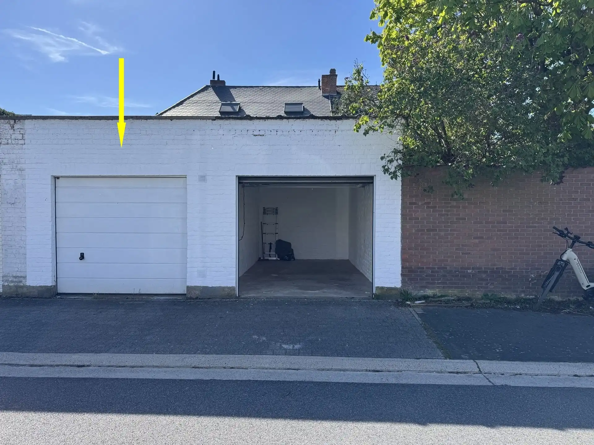 Garage foto {{pictureIndex}}