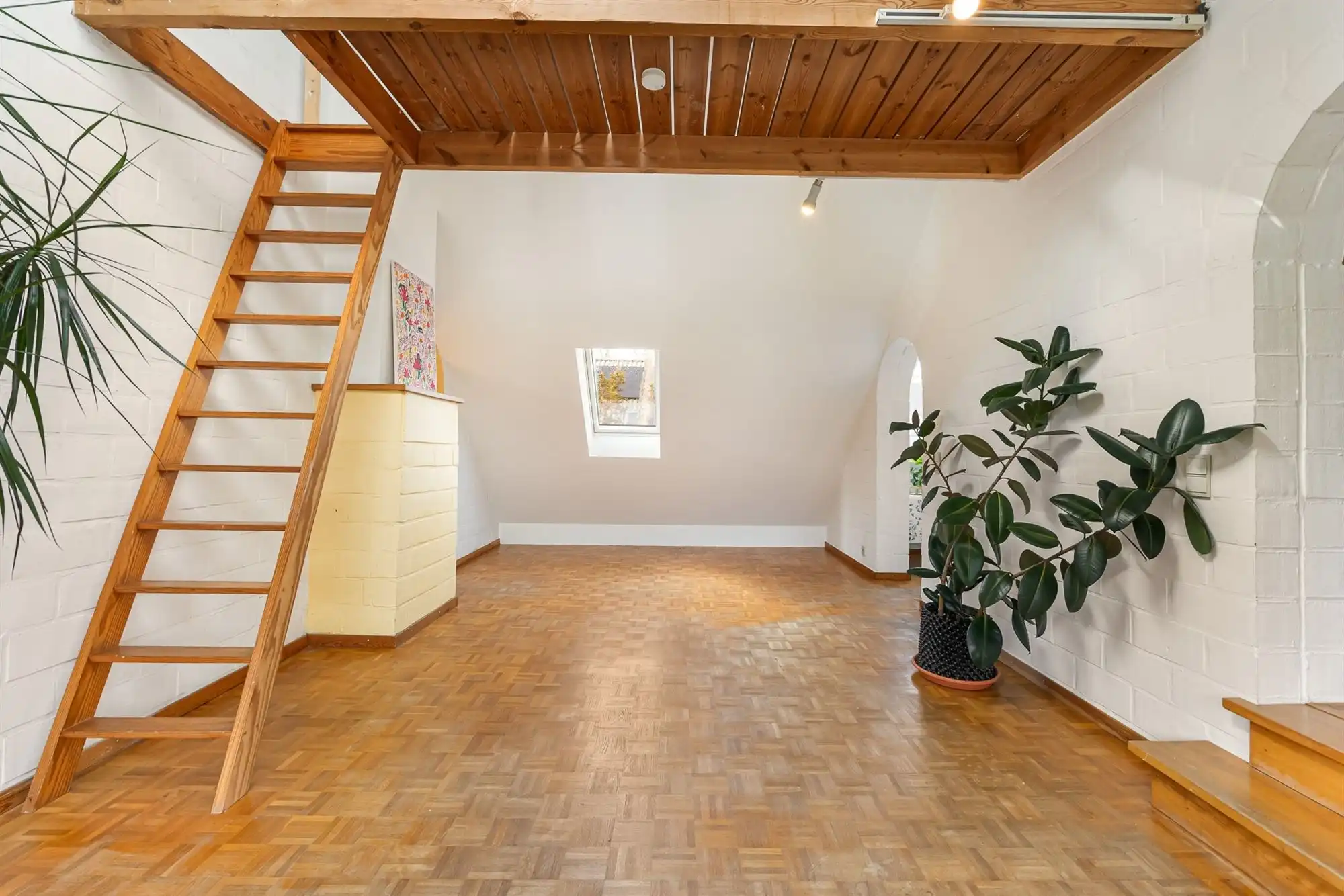 Instapklare open bebouwing met ruime tuin in een groene omgeving foto 12