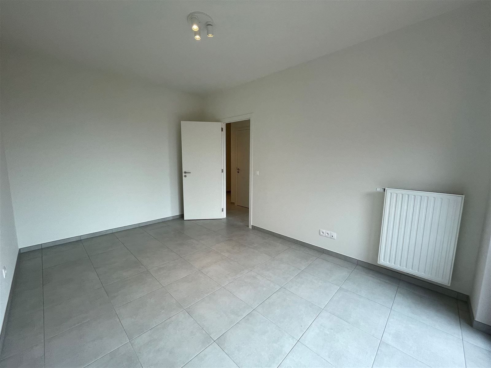 Appartement 2 slaapkamer met terras, berging en parkeerplaats foto 16