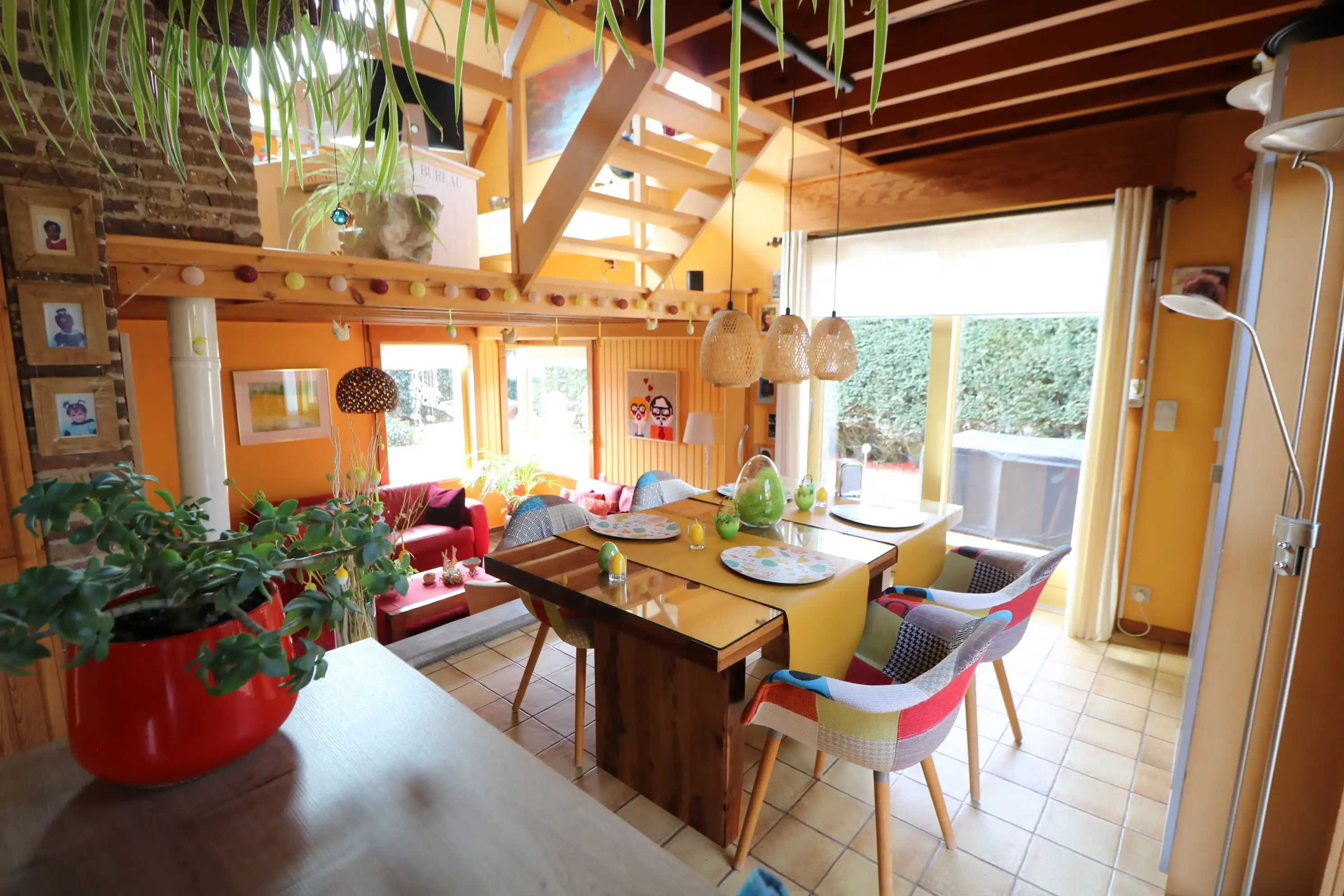 Lichtrijke woning met 2 slaapkamers en prachtige tuin gelegen te Harendijke. foto 7