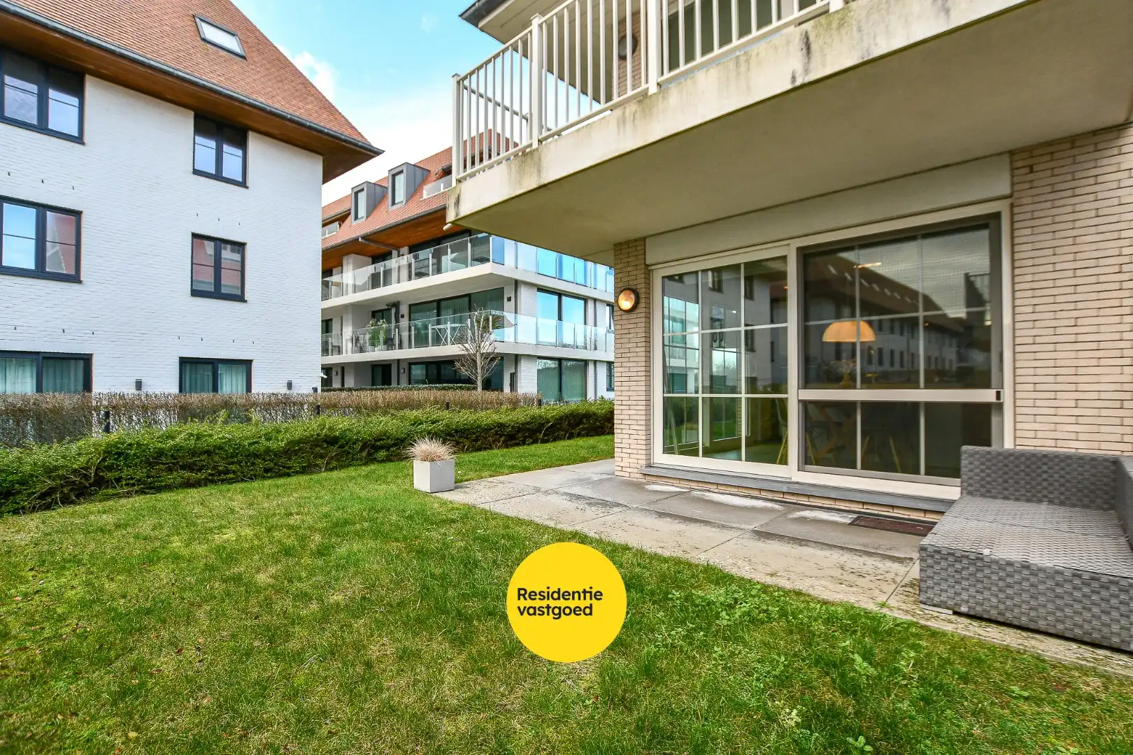 Gelijkvloers 2-slaapkamerappartement met tuin op toplocatie vlakbij de zee!  foto 11