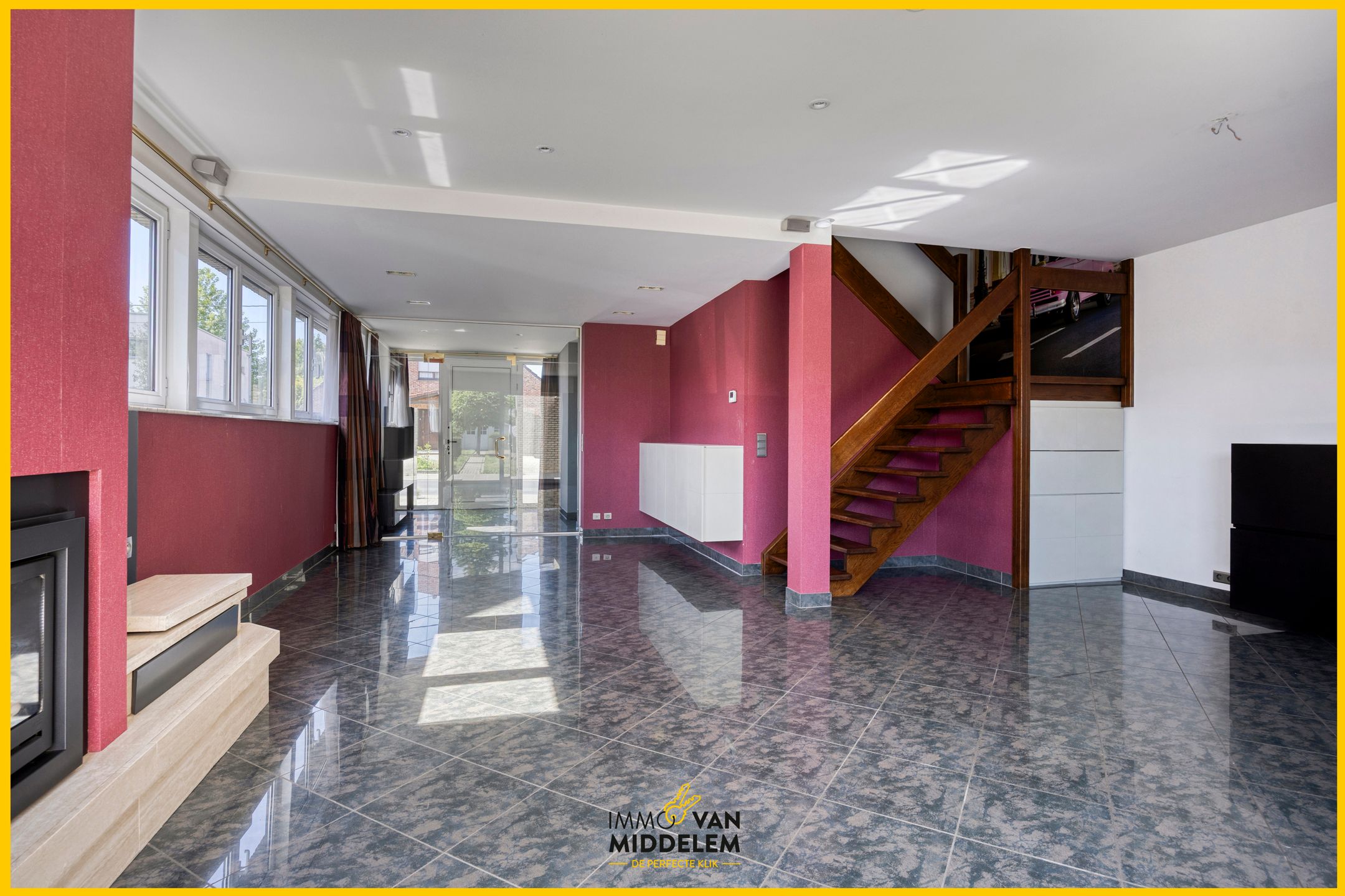 RUIME INSTAPKLARE WONING 2 SLAAPKAMERS, TUIN EN GARAGE foto 4