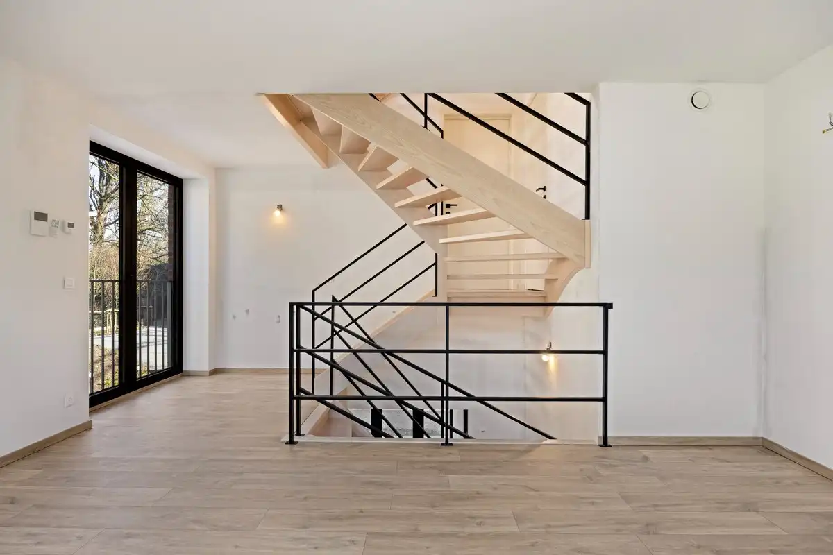 Instapklare woning met zeer goede afwerking, 3 slaapkamers, 3 badkamers, tuin, terras en autostaanplaats in het centrum van Tienen – EPC 27 kWh/m² - bewoonbare  foto 16