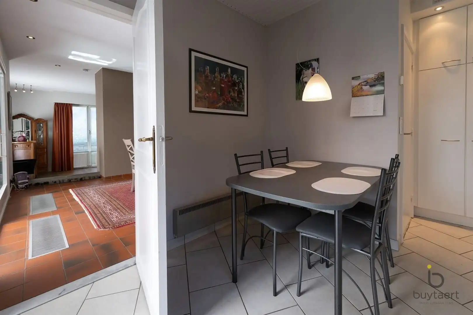 Aangenaam GELIJKVLOERS landhuis in een fijne en groene omgeving! foto 13