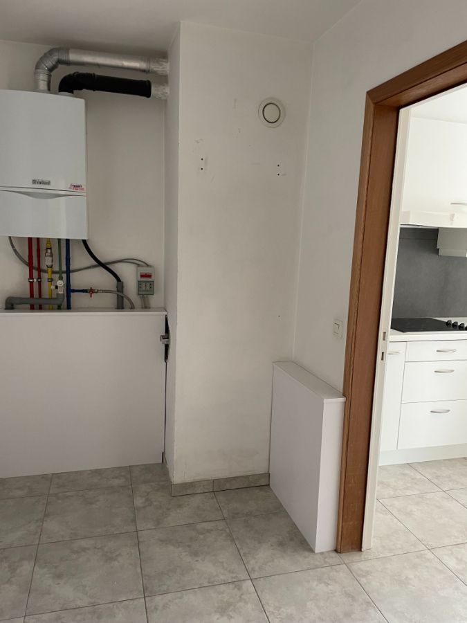 ruim instapklaar twee slaapkamer appartement met groot terras & gelijkvloerse garage foto 17