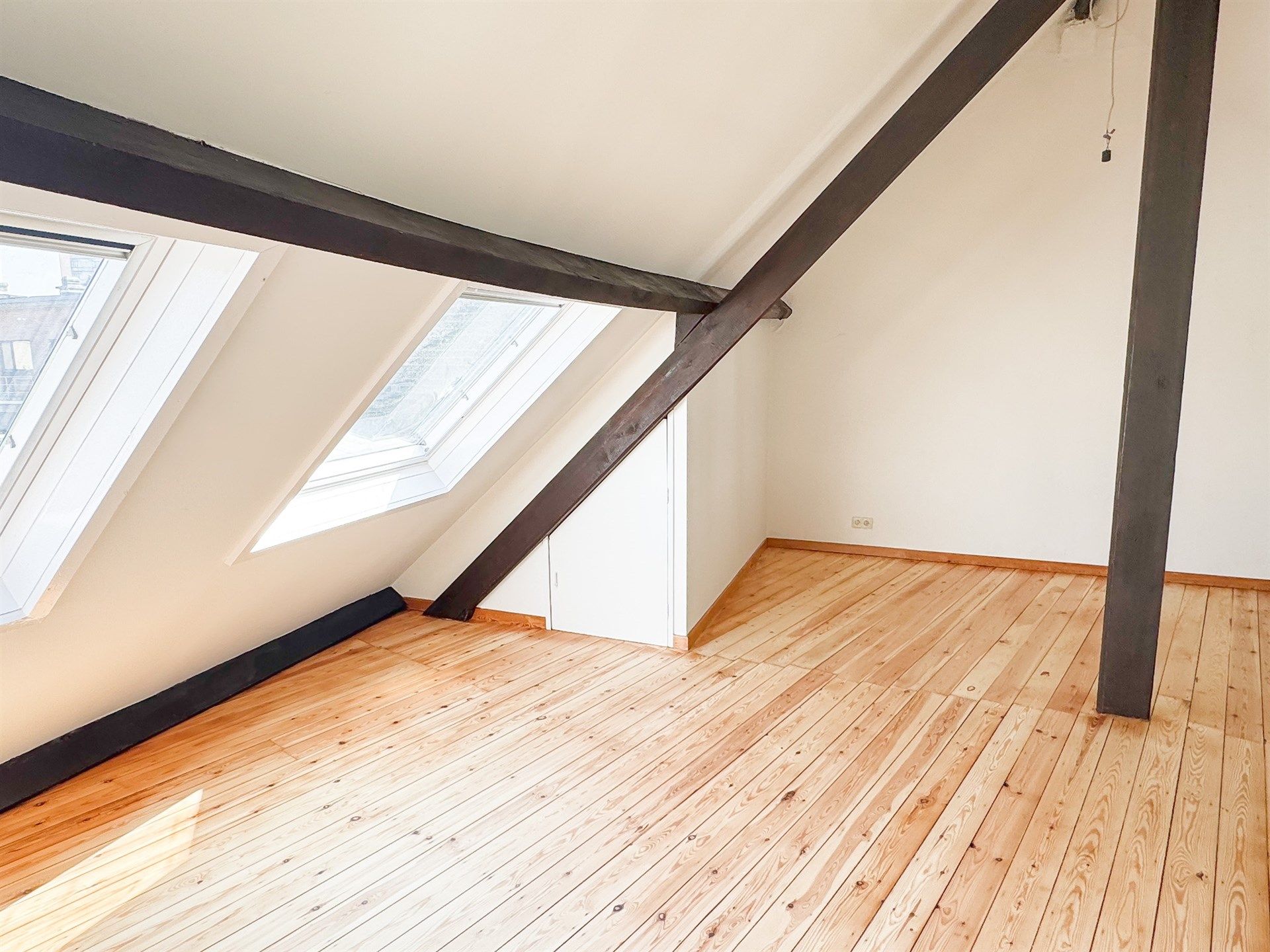 Lichtrijk dakappartement met mezzanine foto 6