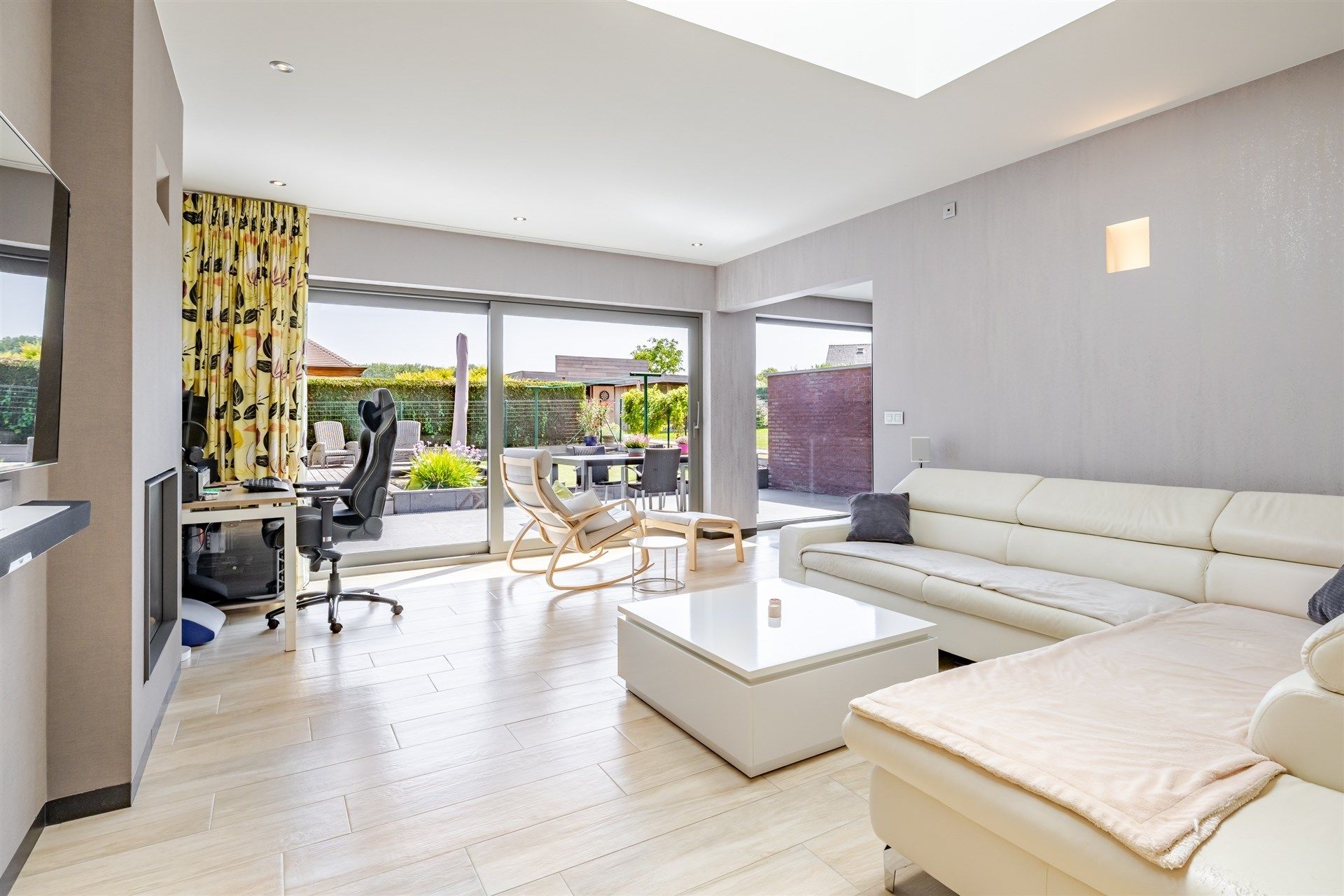Topper!! Ruime lichtrijke woning, instapklaar! foto 8