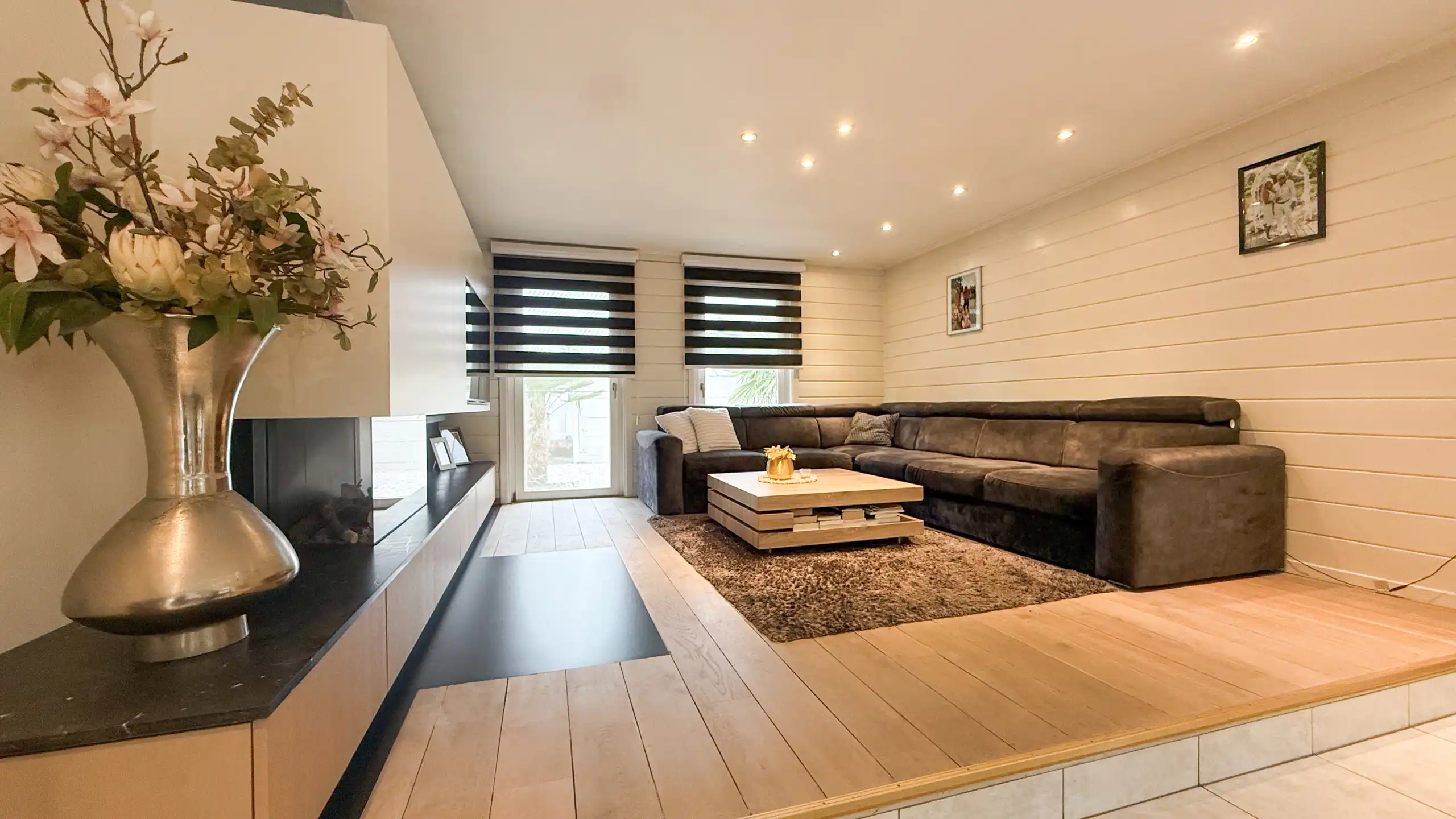 Gelijkvloerse woning met ruim magazijn en zwembad! foto 6