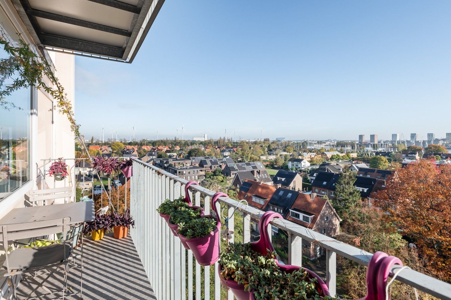 Lichtrijk, ruim appartement met 3 slaapkamers & een uniek uitzicht over Antwerpen! foto 9