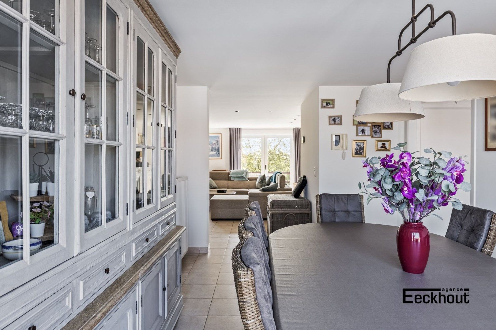 Ruim instapklaar appartement (143m²) met terras(9m²) en 3 slaapkamers in Bredene Dorp! foto 5