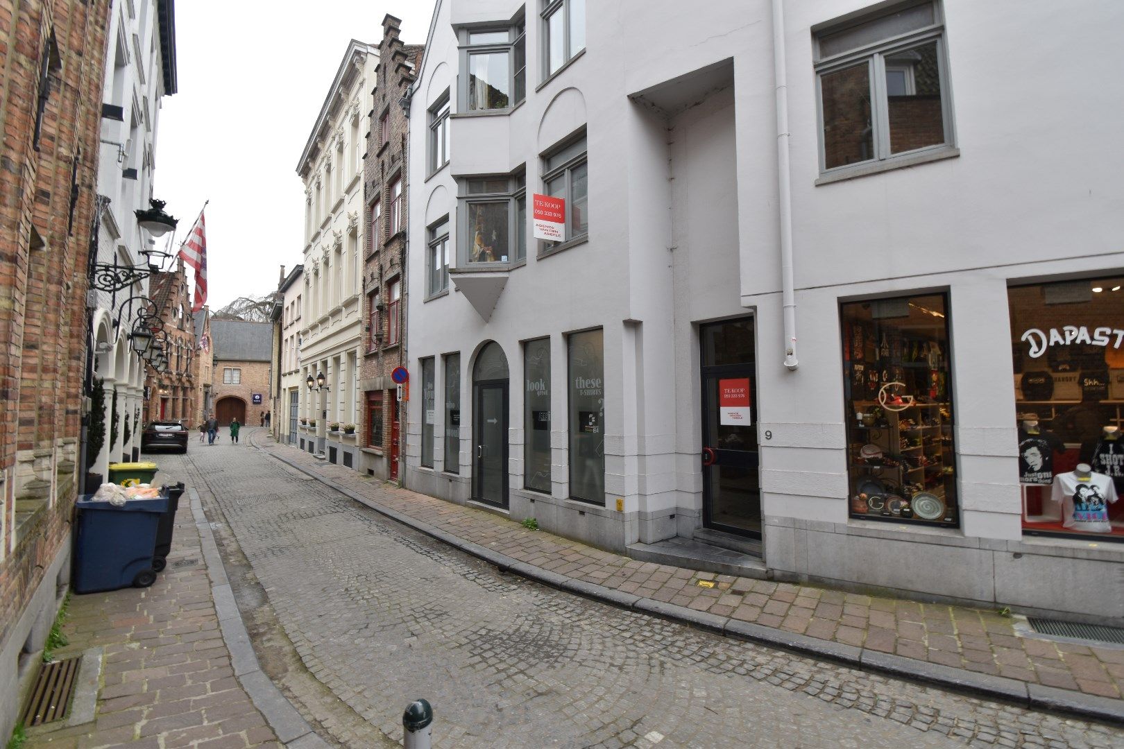 Op te frissen 1 slaapkamer appartement op 50m van de Markt foto 1